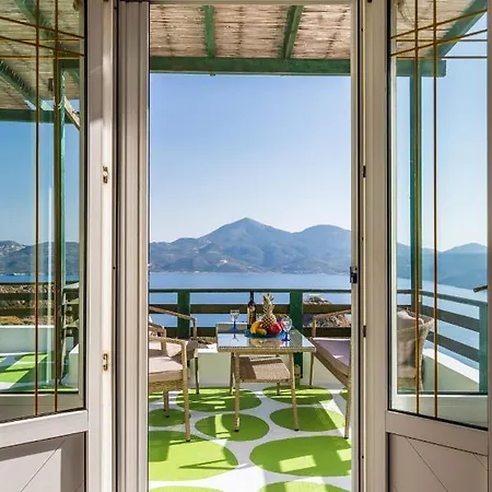 Melisses Sea View House *